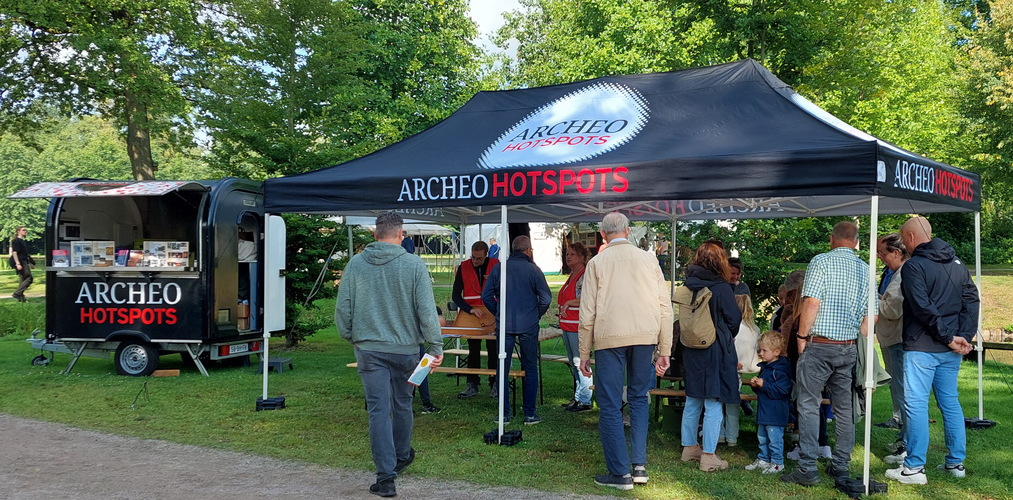 Open dag archeologische opgraving Uddel