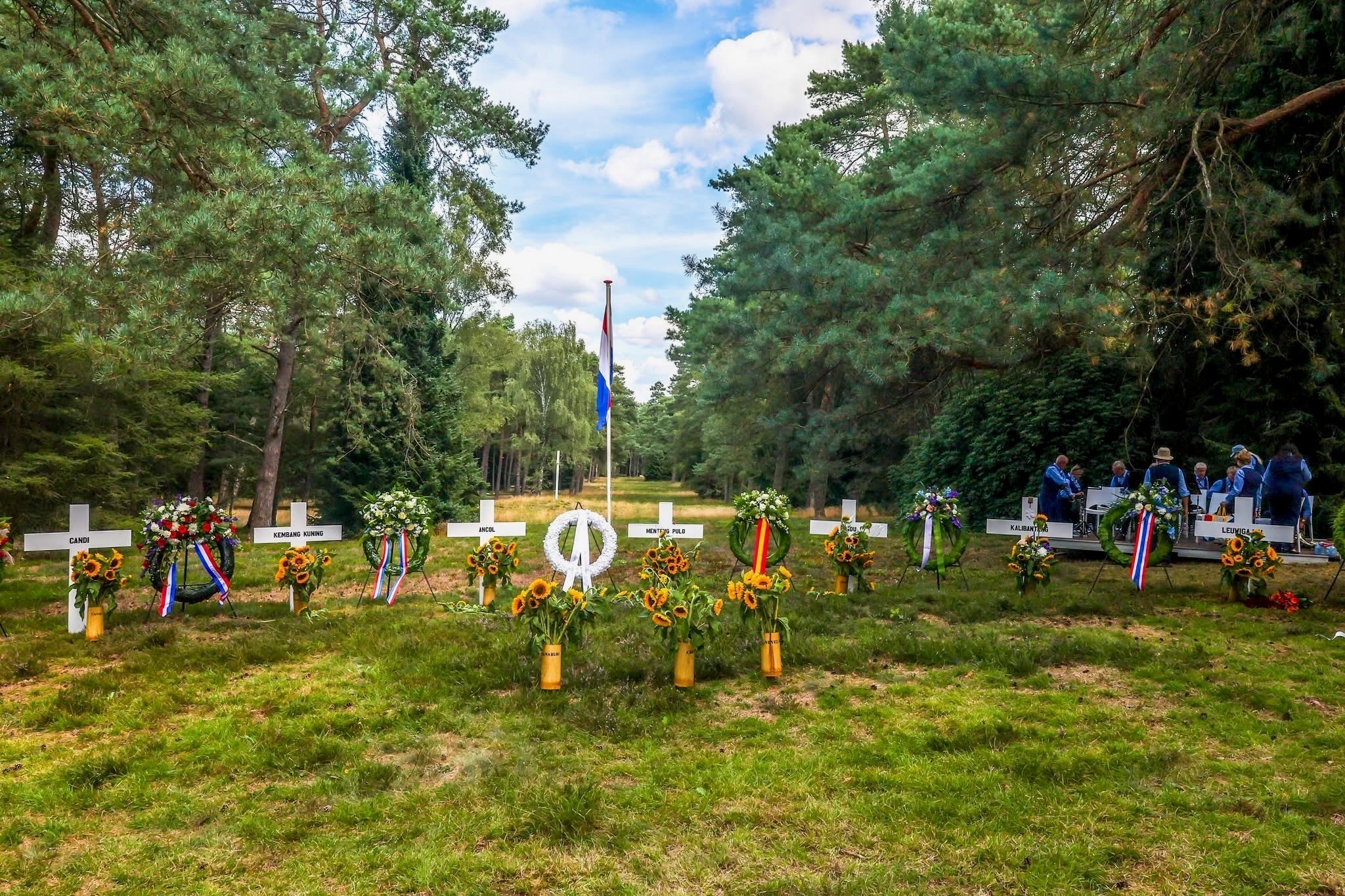 Herdenking op  Nationaal Ereveld Loenen 